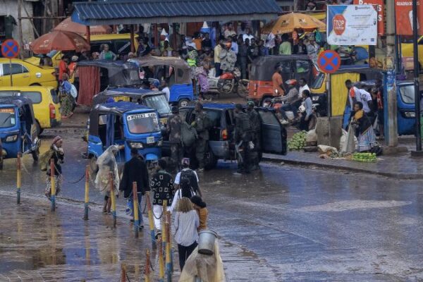 Rebels in DR Congo advance on second major city as residents report looting
