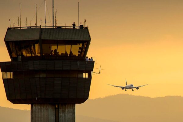 Elon Musk to retired air traffic controllers: Please come back to work