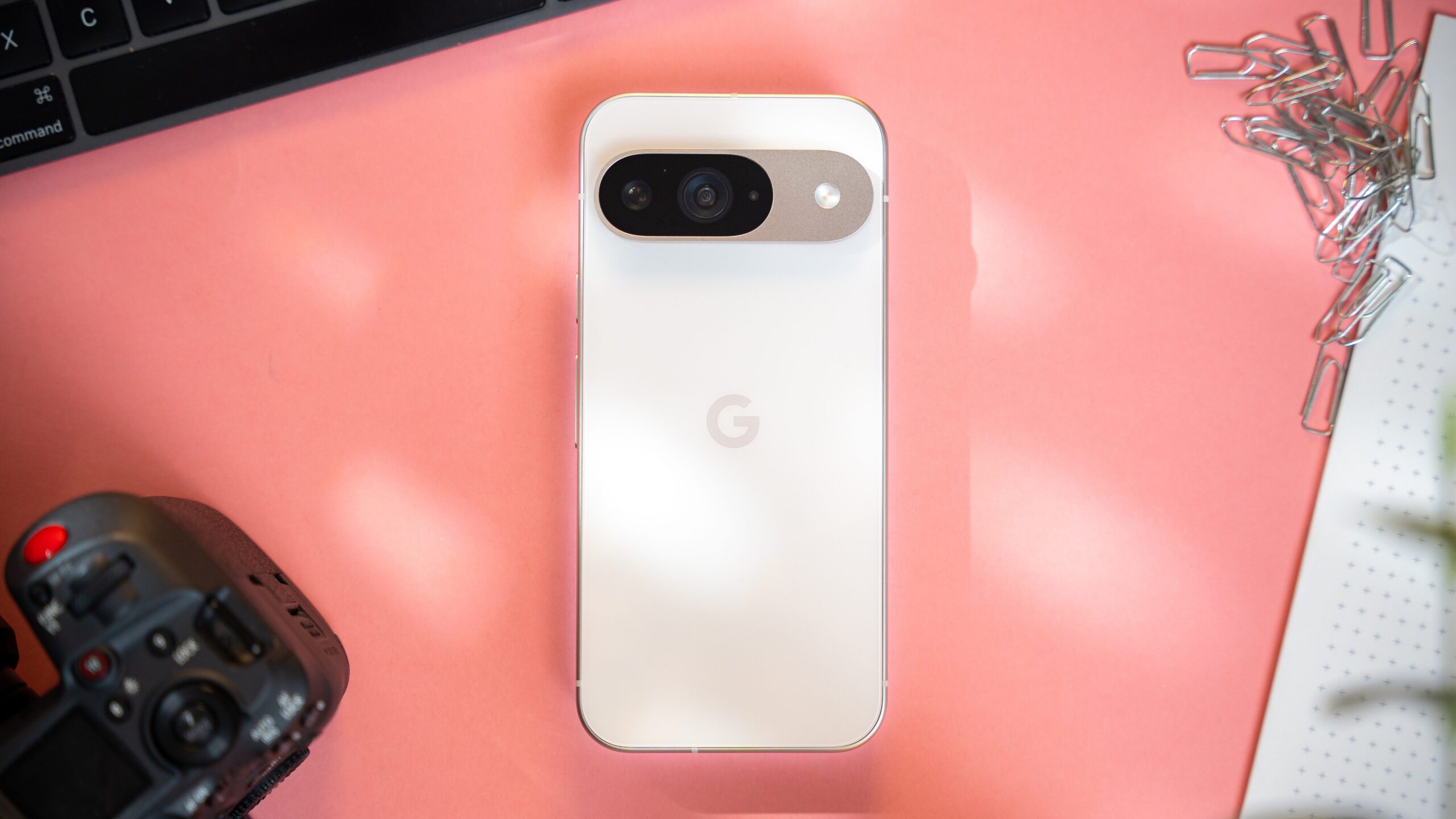 Google's Compact Pixel 9 Sees 19% Price Drop on President's Day
