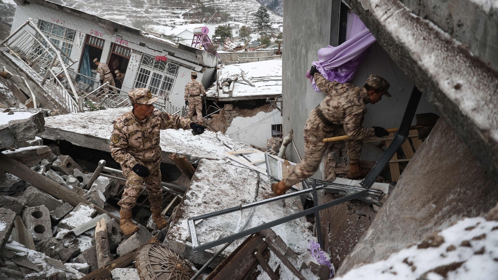 Massive landslide in China, high-level rescue op for 30 missing | World News