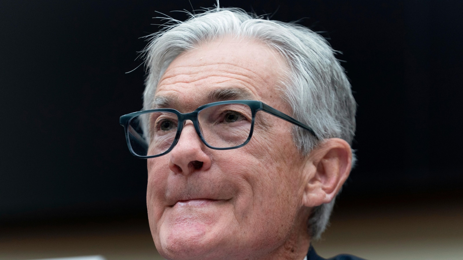 Trump's comments won't affect interest rate decisions by the Fed, Powell says