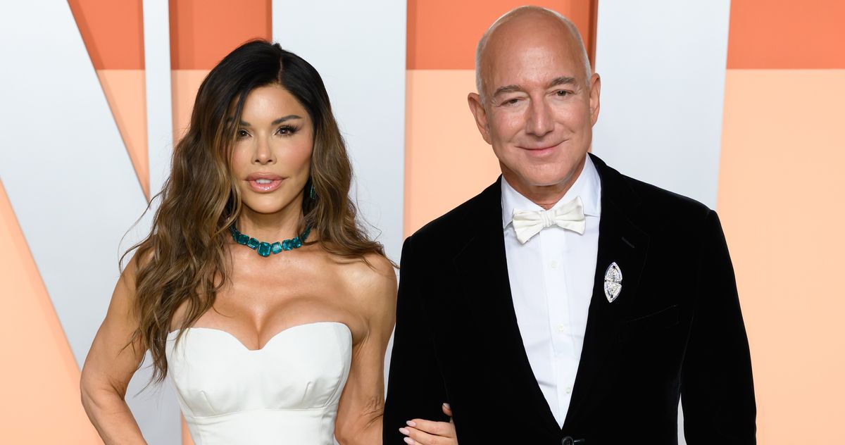 Jeff Bezos and Lauren Sánchez Sent Out Their Wedding Invites