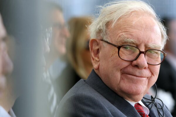 Shares of Japan's largest trading houses rally as Buffett hikes stake