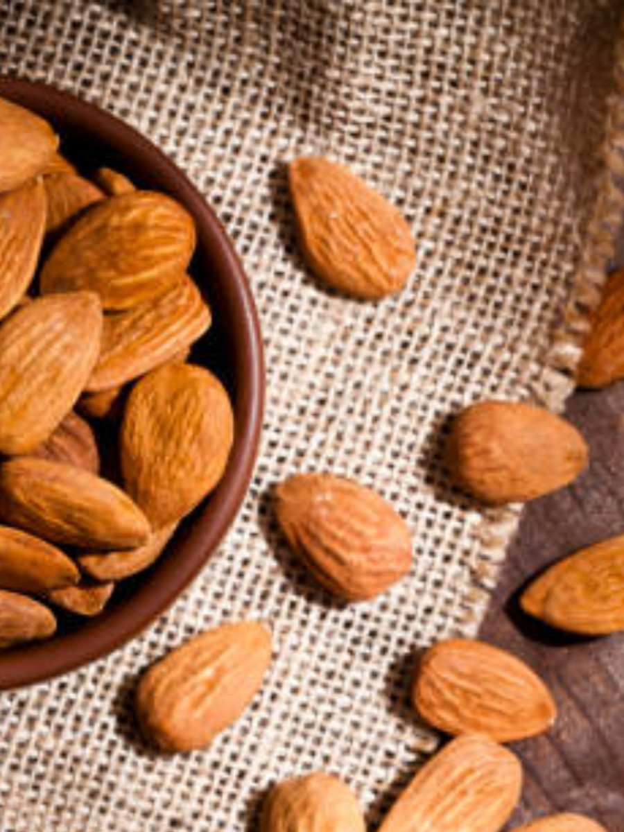 10 foods to pair with almonds to boost brain health properties