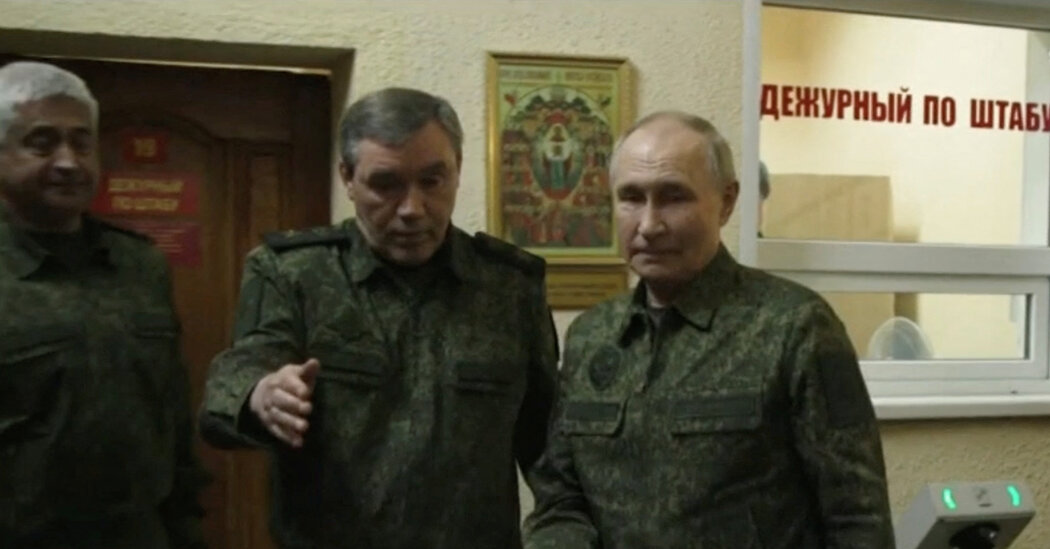 Putin Visits Kursk Region to Cheer Ouster of Ukrainian Troops