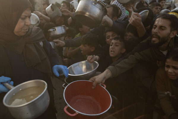 Bread Lines and Salty Drinking Water: Israeli Aid Block Sets Gaza Back Again