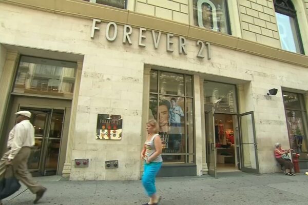 Is Forever 21 closing? Fashion chain to close all store locations in the US, including 7 in the Houston area Is Forever 21 closing? Fashion chain to close all store locations in the US, including 7 in the Houston area
