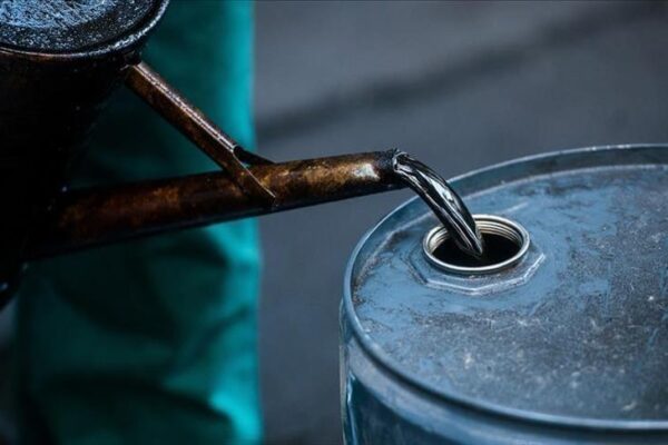 Oil up slightly: Yemen, China offset growth fears