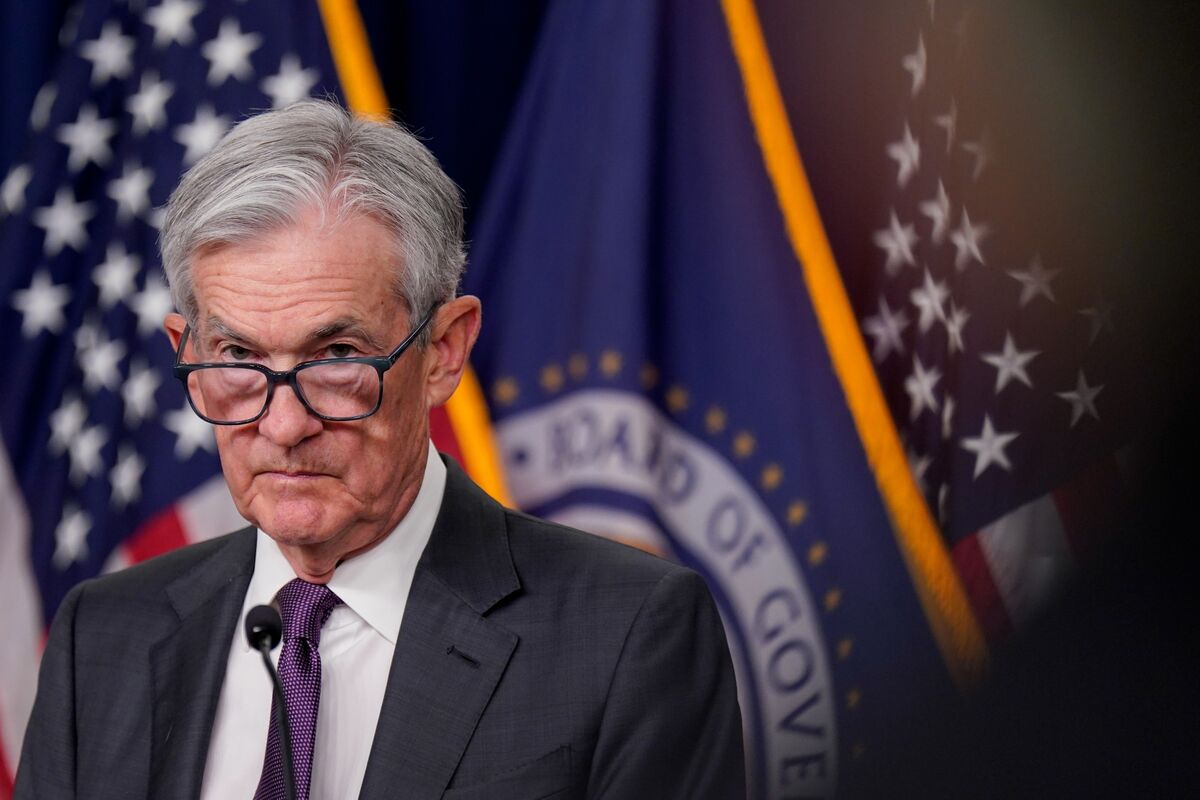 Fed Decision: Powell Downplays Growing Risks, Sees Tariff Impact as Transitory