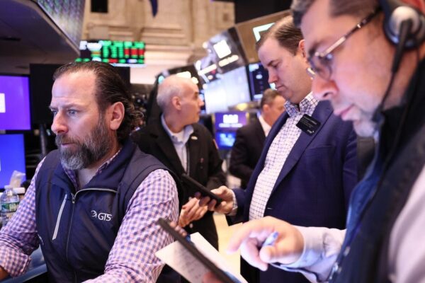 Stock market suffers another wipeout over inflation and tariff fears