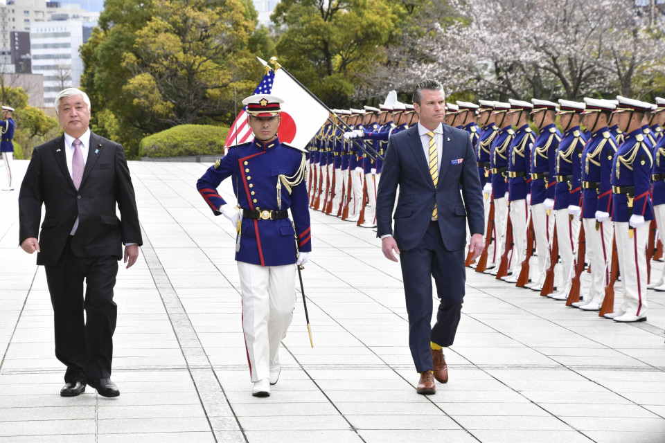 Japan, U.S. defense chiefs meet to beef up alliance amid China rise