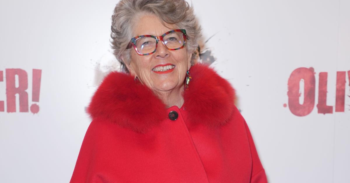 Who is Caroline Waldegrave on celebrity Bake Off for SU2C?