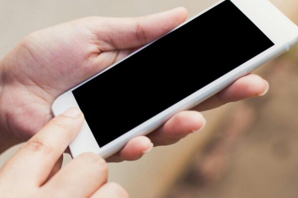 Switching off mobile phones to engage in the real world