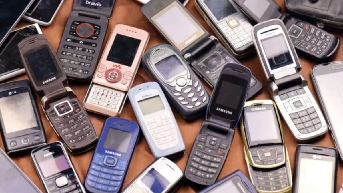 2 Old Phones