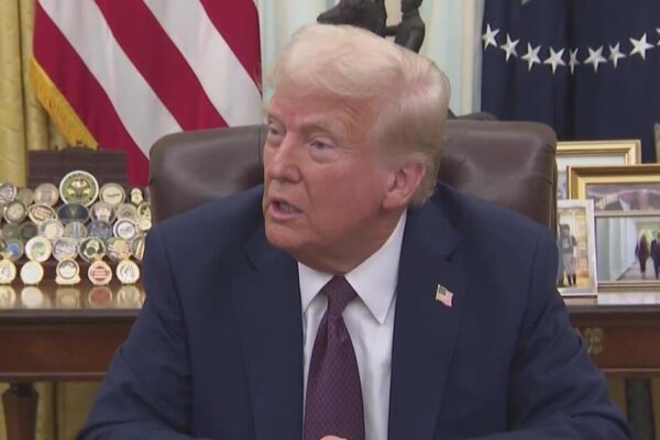 Trump pauses Canada and Mexico tariffs until April