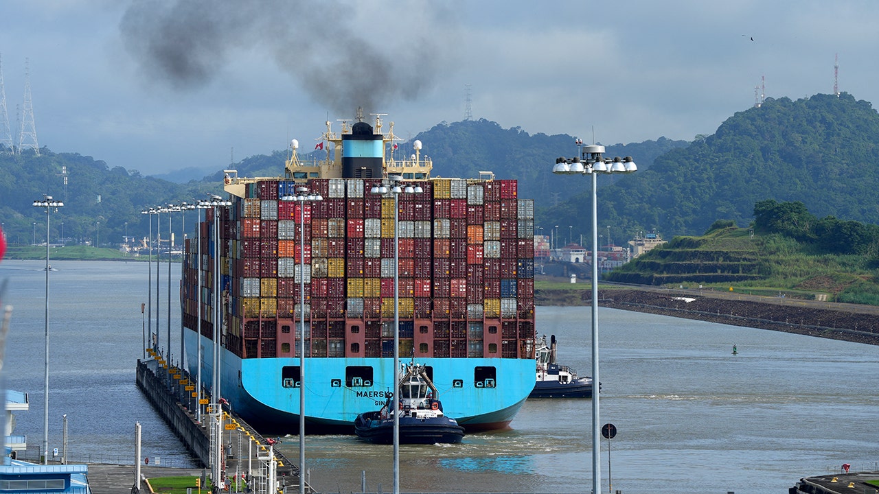 BlackRock announces purchase of Panama Canal ports