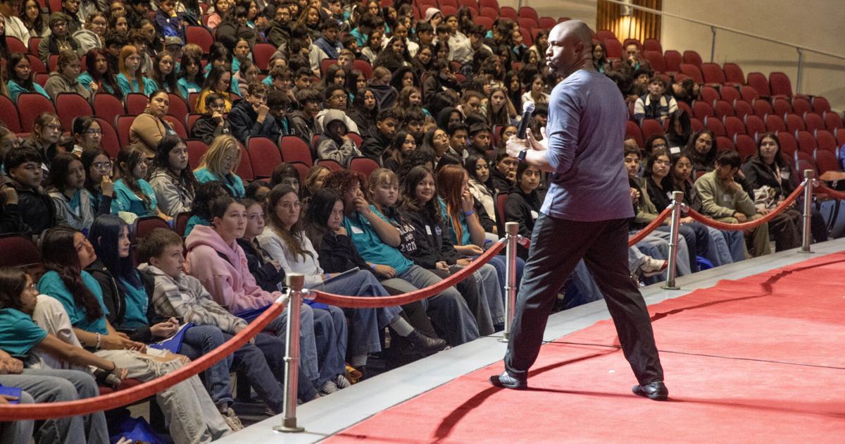 Hundreds of students come together at youth leadership conference in Bakersfield