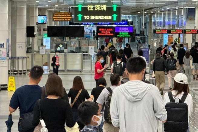 E-pass aids travelers from SARs, Taiwan who lose papers