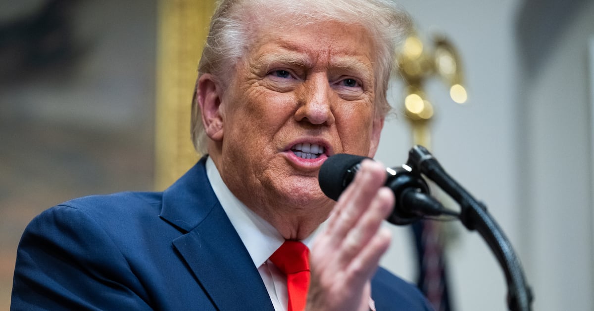 Trump in Massive Backtrack on Tariffs After Stock Market Plunge