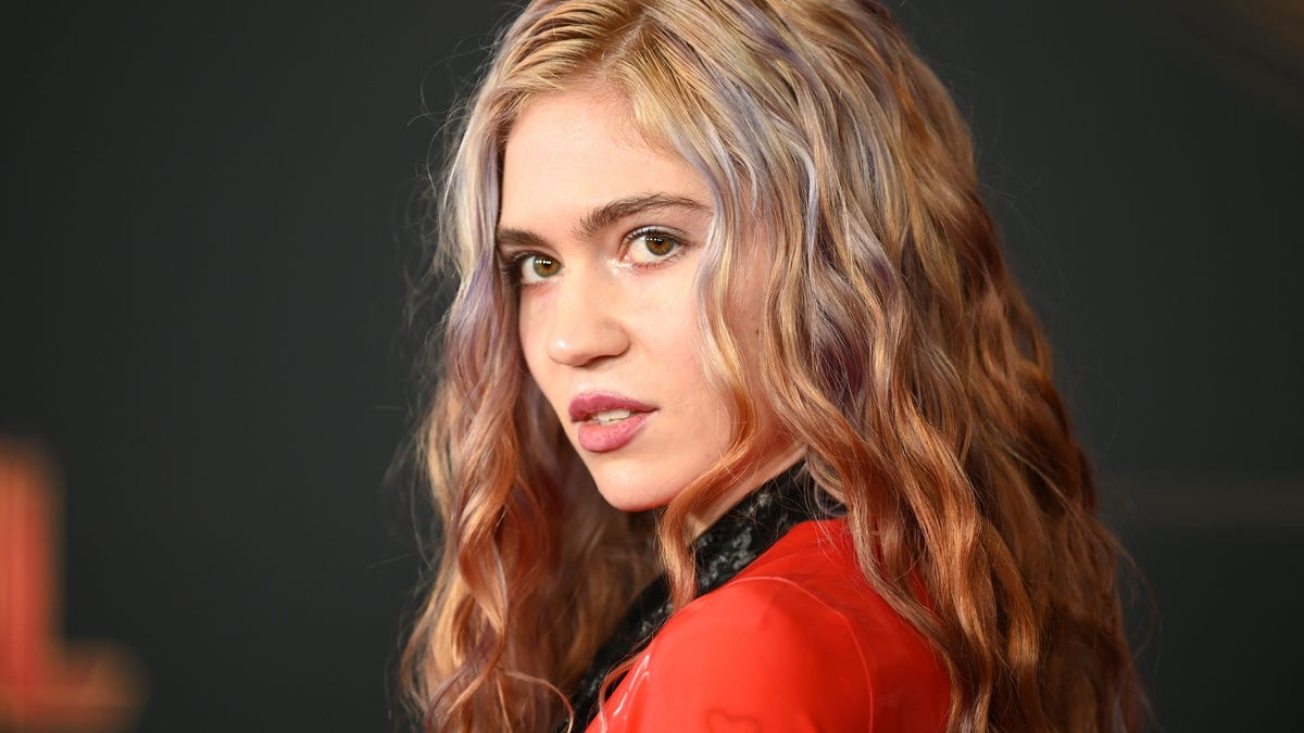 Grimes has begged Elon Musk to keep children off the internet