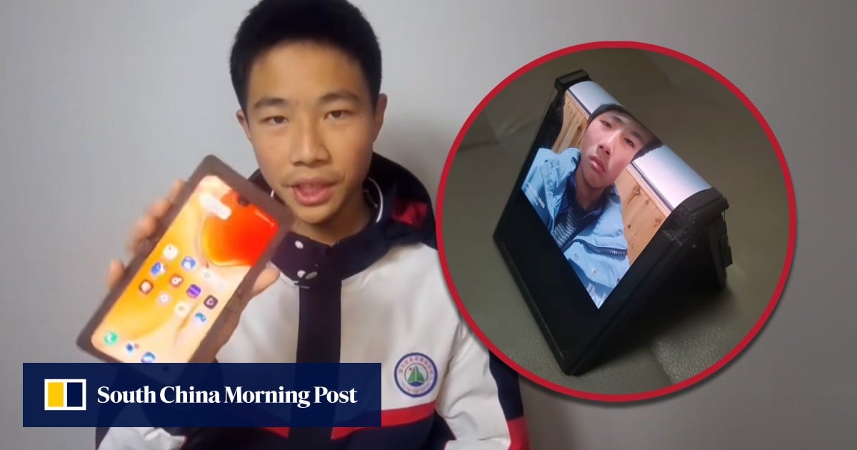 Chinese teen makes folding phone with 3D printer, old parts, gains 4 million views online