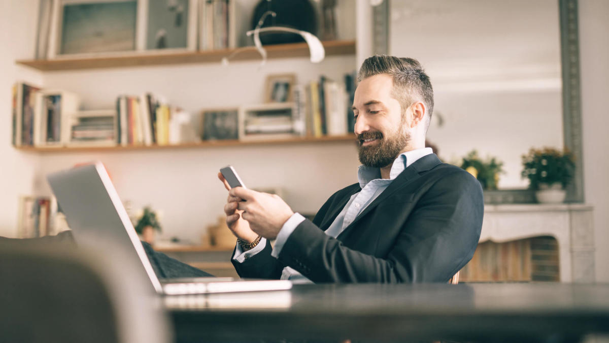 What Investing Experts Would Do With $10K — 5 Moves To Consider