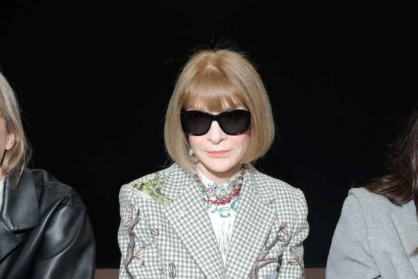 Vogue’s Anna Wintour Only Packed 1 Pair of Boots for Fashion Week