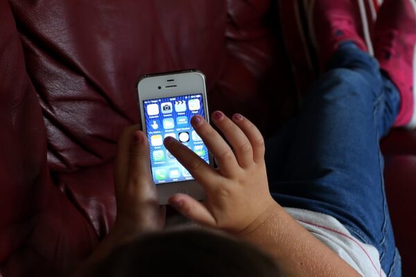 Government defeats Conservative attempt to ban mobile phones in schools – The Irish News