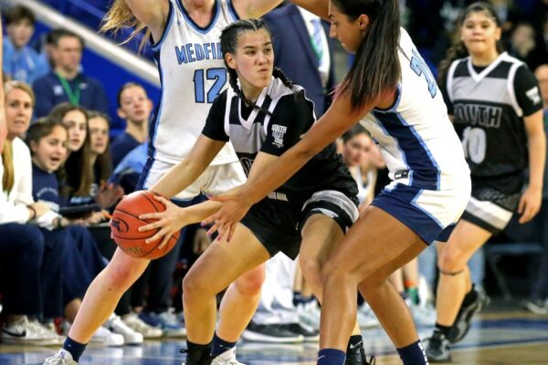 Medfield defends its Div. 2 girls hoop title in impressive fashion