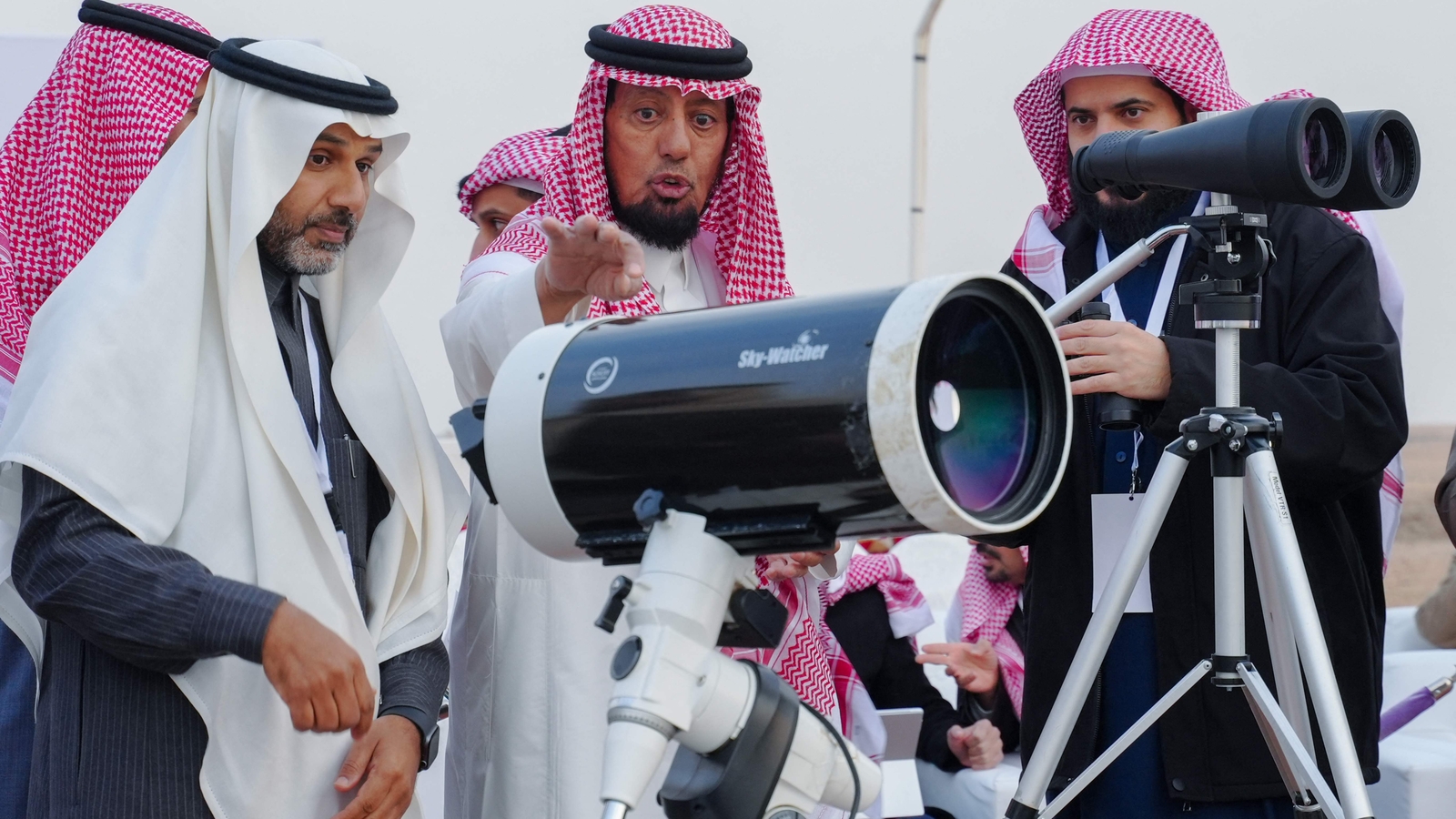 Eid 2025: UK experts challenge Saudi’s ‘impossible’ Shawwal crescent sighting; Eid-ul-Fitr in KSA on Sunday, March 30