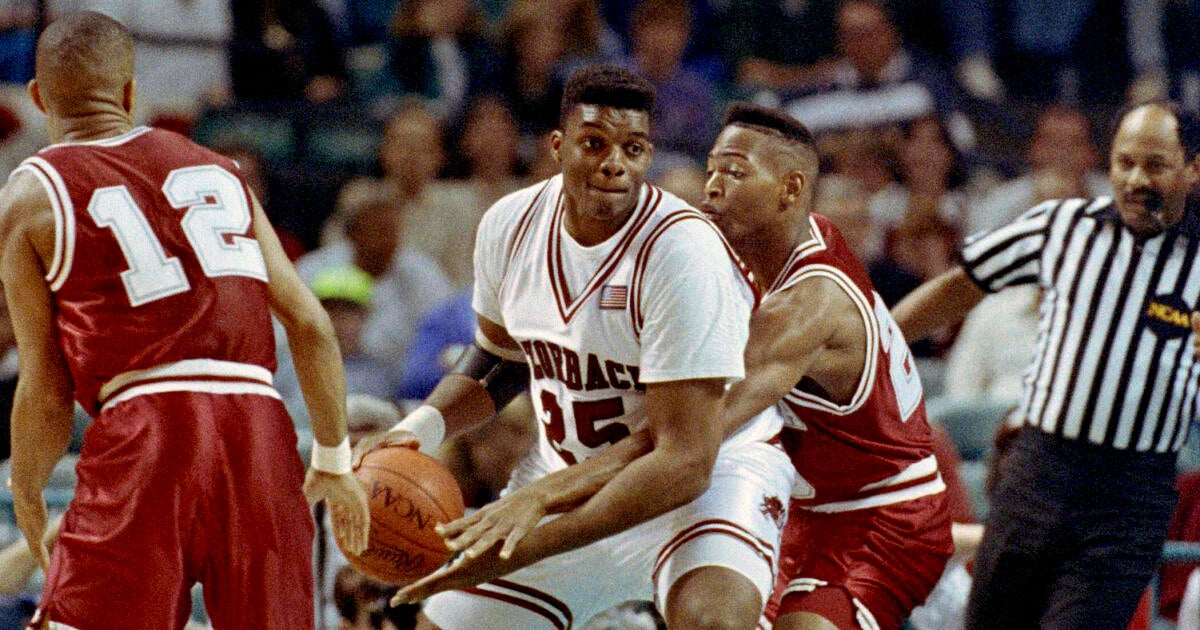 Oliver Miller, former Arkansas star and NBA player, dead at 54