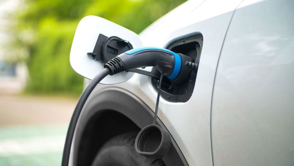 Motorists need incentives to buy EVs