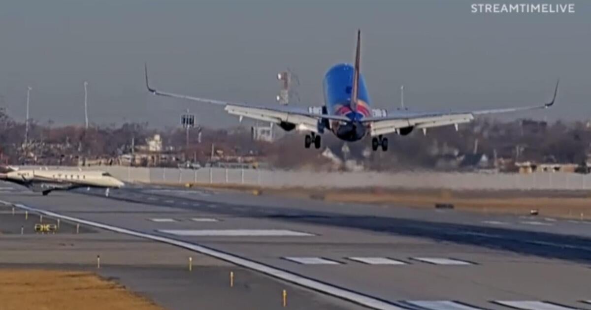 Smoke in plane cabin, close calls raise alarm
