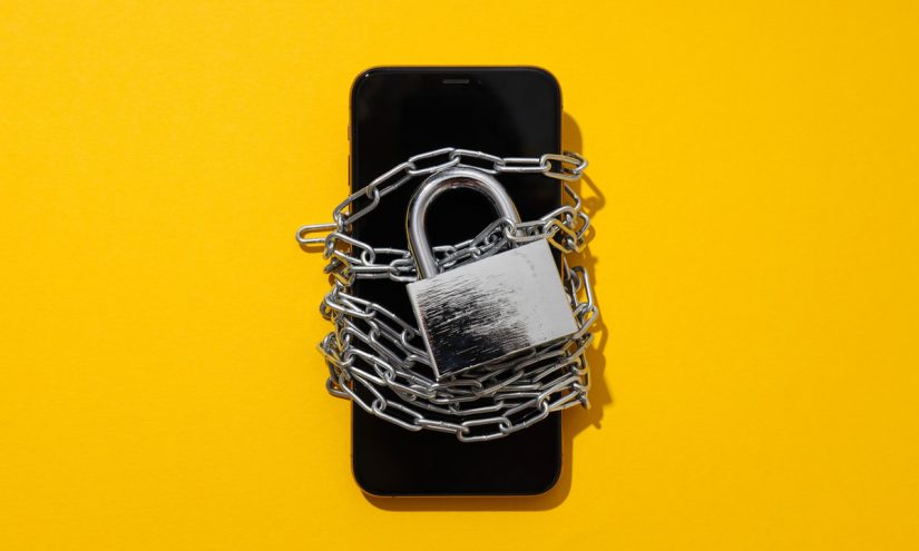 New York Senate Pushes Back on Hochul’s ‘Bell-to-Bell’ School Cellphone Ban – The 74