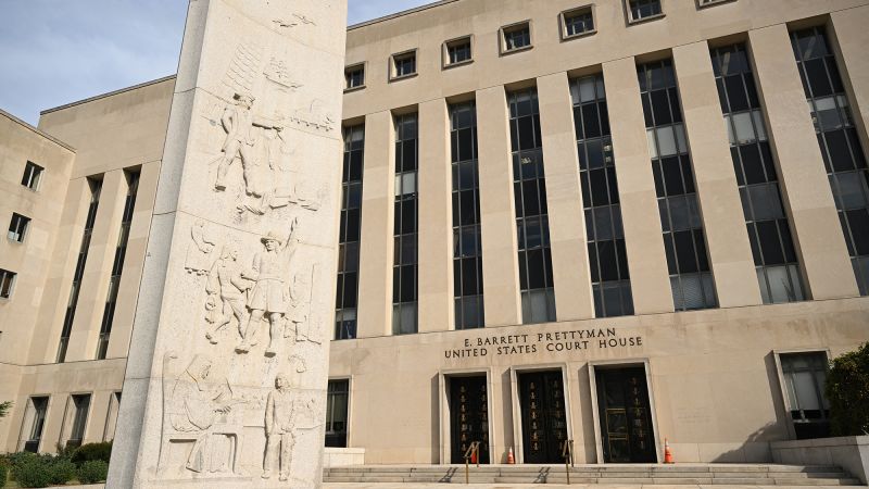 Federal appeals court maintains temporary block on Trump’s use of Alien Enemies Act for deportations