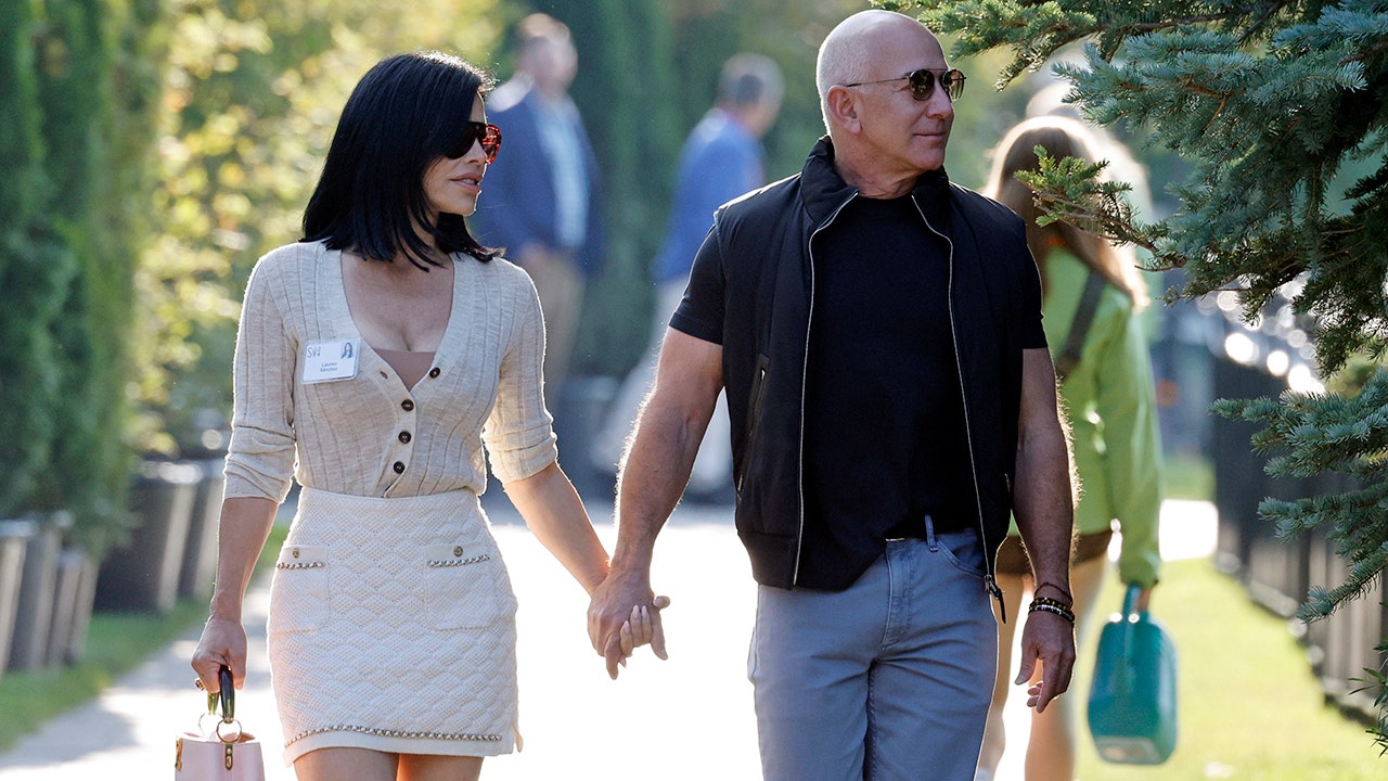 Jeff Bezos, Lauren Sanchez have sent out wedding invitations: report