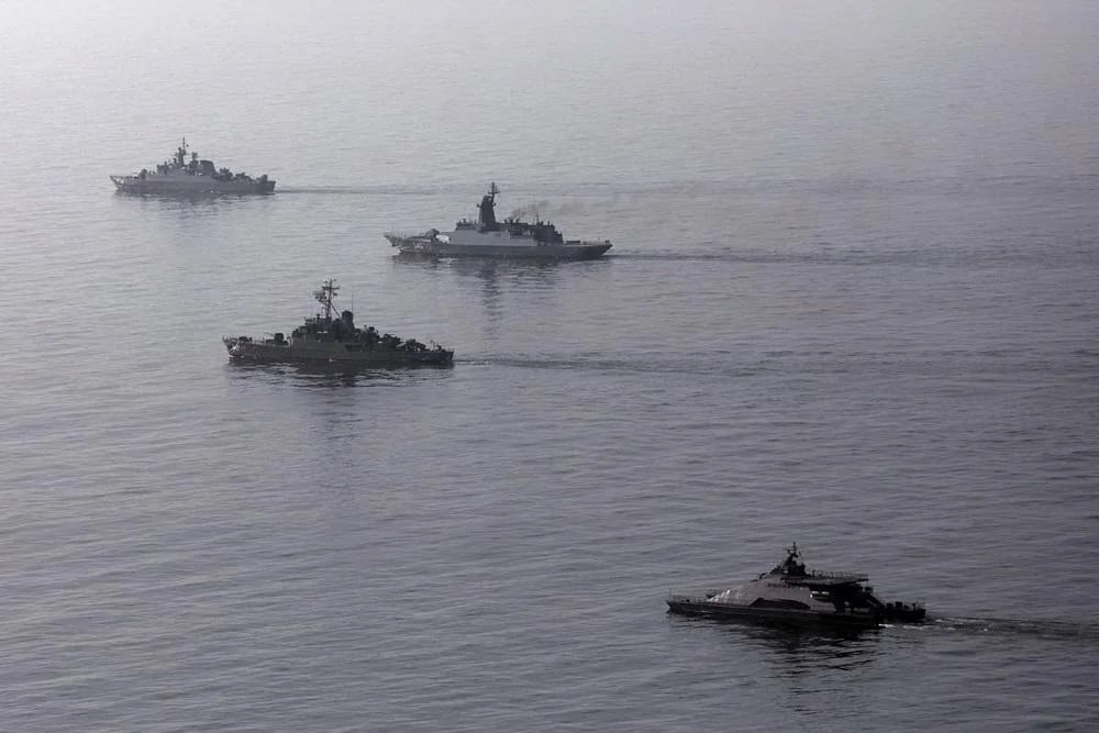 Russia, China and Iranian Warships Drilling Together in Gulf of Oman