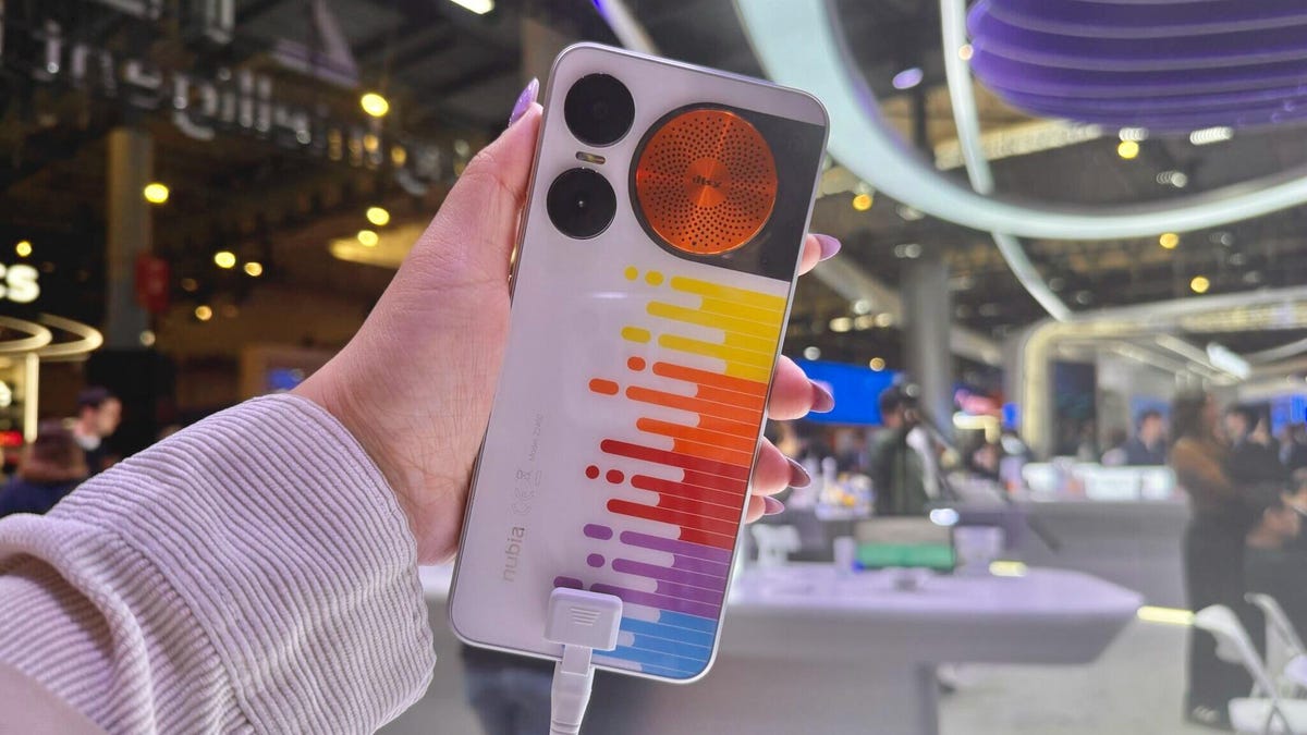 A hand holding the ZTE Nubia Music 2 Phone at MWC