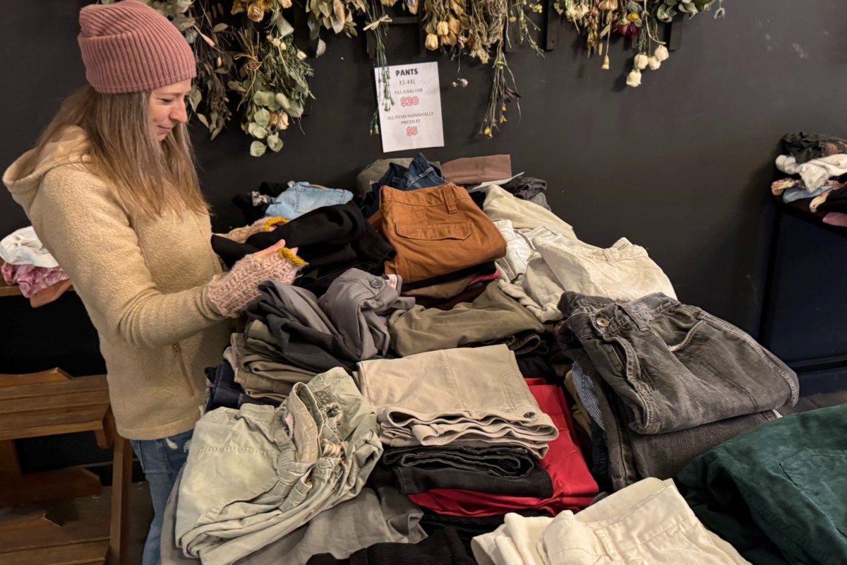 Clothing swap offers affordable fashion, backs women's initiatives