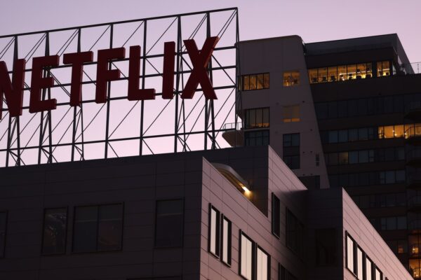 This stock is an 'attractive diversifier,' says Oppenheimer's Ari Wald