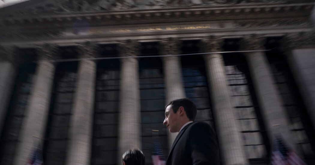 Stocks Fall as Tariff Pause Fails to Quell Wall Street’s Worries