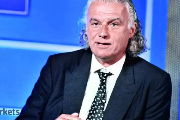 Chris Wood: Investors should cut US positions, favour Europe, China, India: Wood