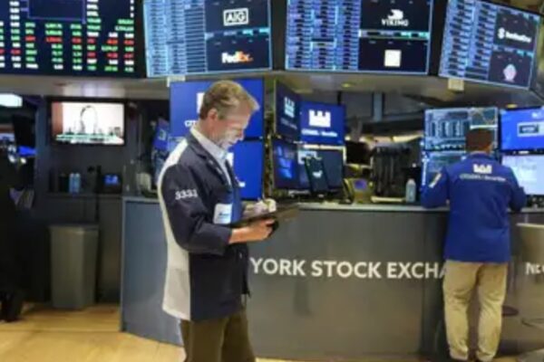 US Markets Today: S&P 500, Dow Jones reflect investor caution as US -China trade deal hopes stay murky US Markets Today: S&P 500, Dow Jones reflect investor caution as US -China trade deal hopes stay murky