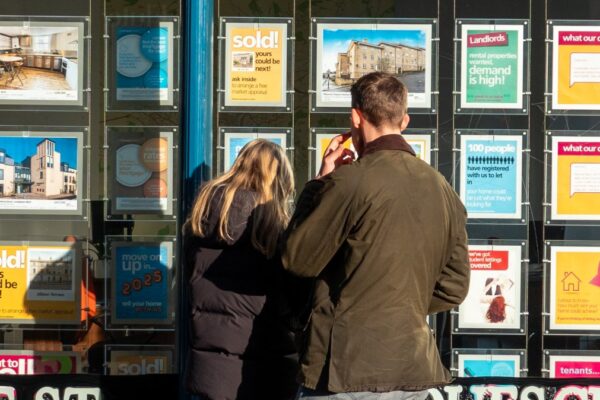 UK house price growth steady in March