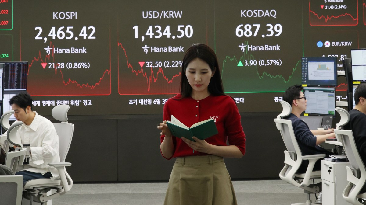 FTSE 100 down 4.95% as Trump’s tariffs send stock tumbling — as it happened