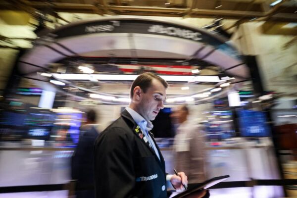US stock futures slip as investors assess trade developments, earnings reports