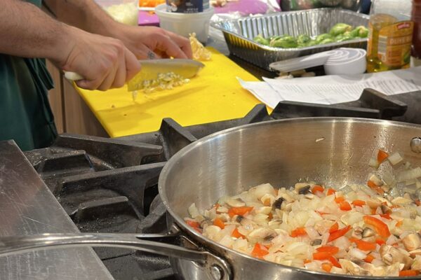 Cooking class teaches healthy eating Cooking class teaches healthy eating