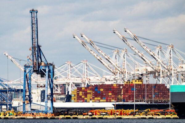 Stocks plunge deeper into the red as China retaliates with 84% tariffs on US goods