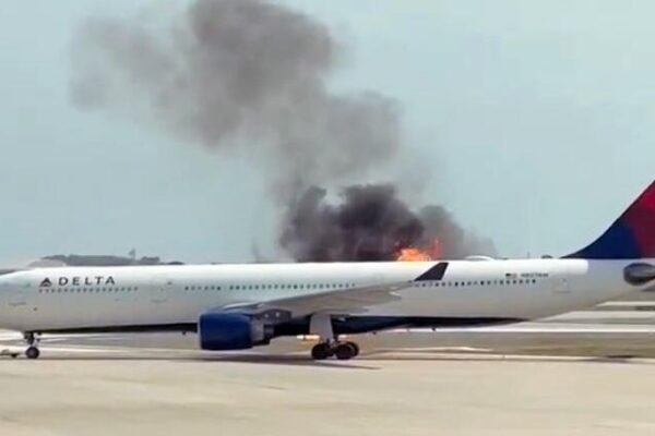 Delta plane engine catches fire at Orlando airport, passengers evacuate on slides Delta plane engine catches fire at Orlando airport, passengers evacuate on slides