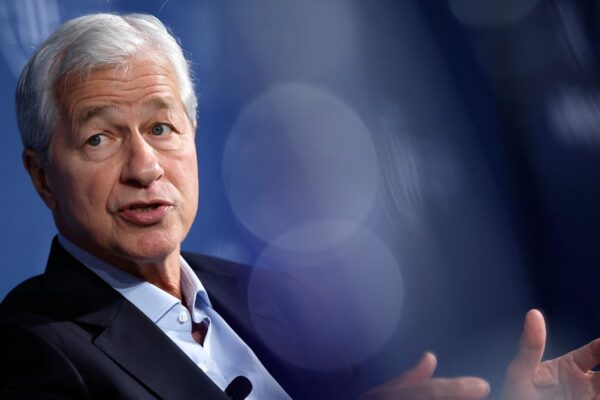 JPMorgan Chase's Jamie Dimon says U.S. economy faces "considerable turbulence"